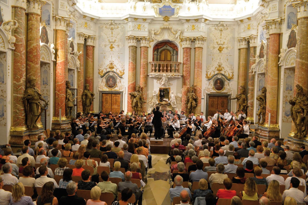 Ottobeuren Kaisersaal der Benediktinerabtei mit Konzert